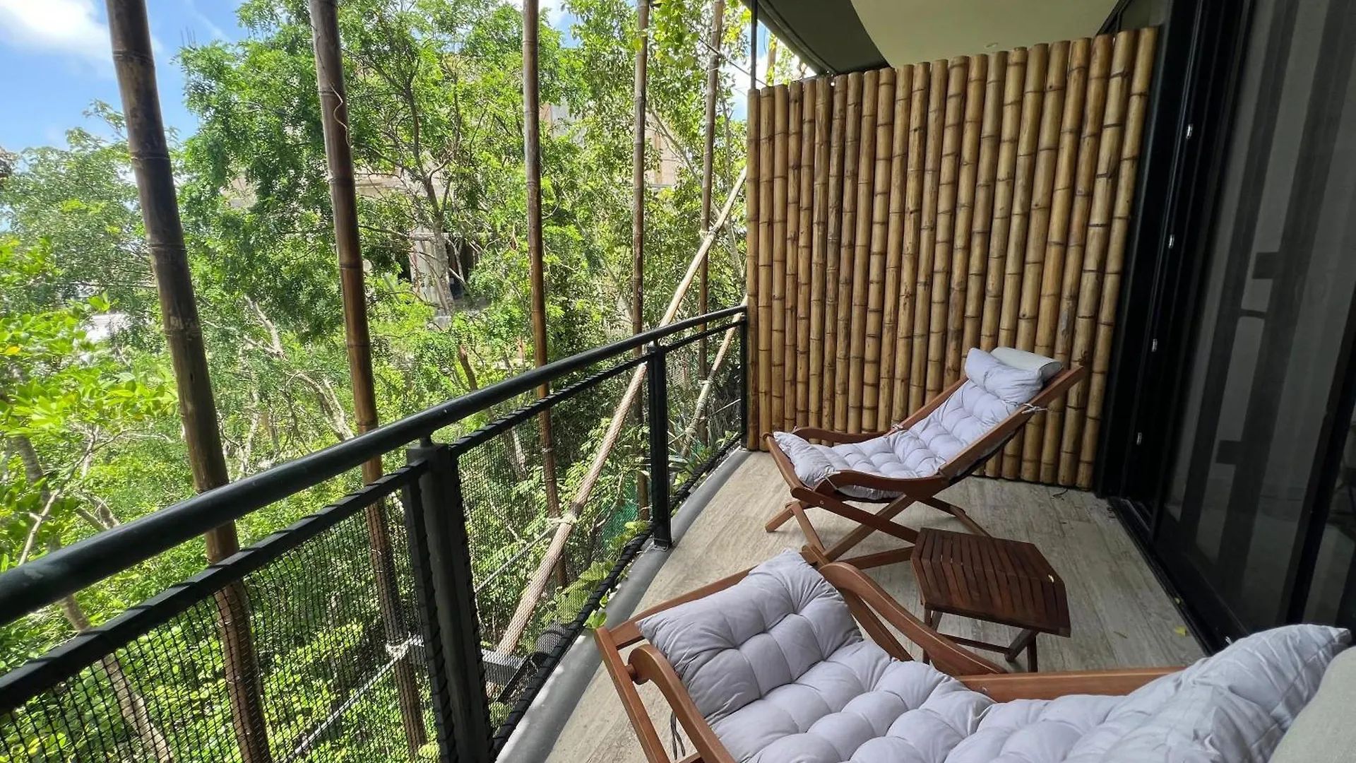 Living In The Noom By Andiani Apartment Cancun Mexico